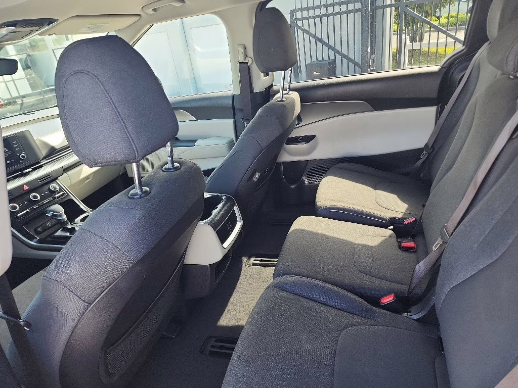 2022 Black Kia Carnival LX FWD Van