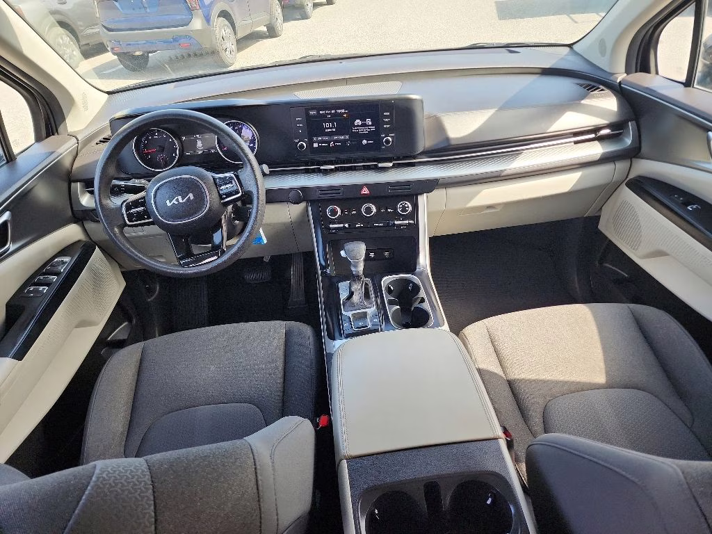2022 Black Kia Carnival LX FWD Van