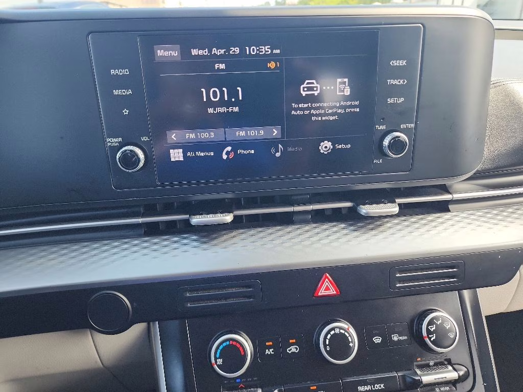 2022 Black Kia Carnival LX FWD Van
