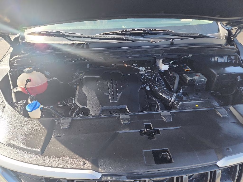 2022 Black Kia Carnival LX FWD Van