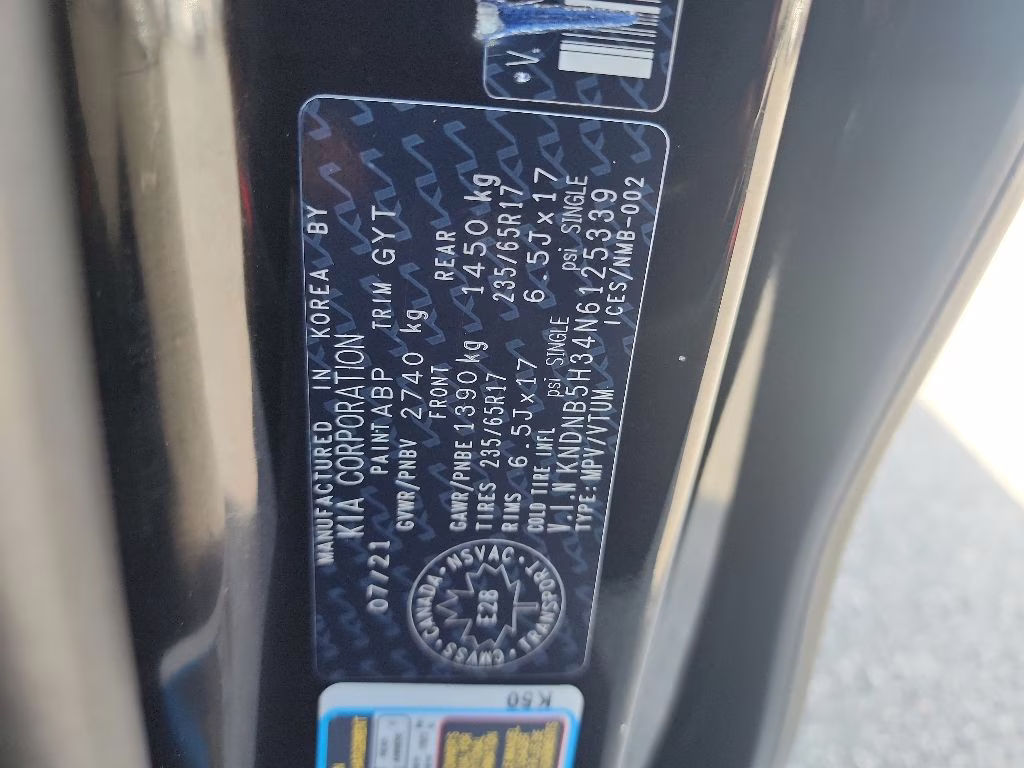 2022 Black Kia Carnival LX FWD Van