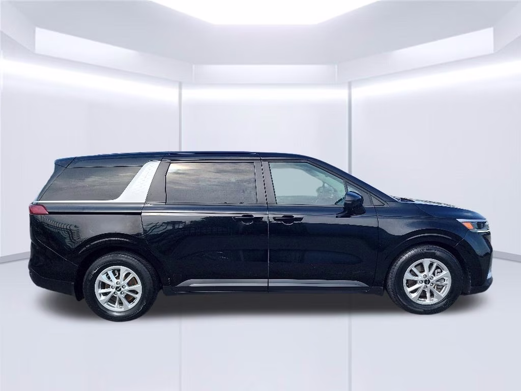 2022 Black Kia Carnival LX FWD Van
