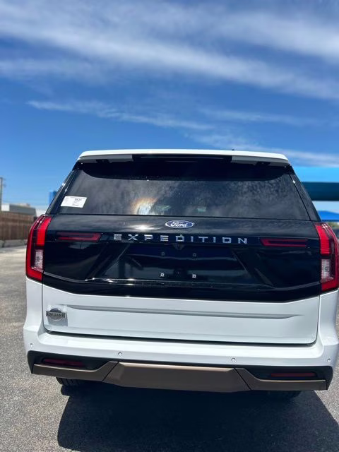 2026 Oxford White Ford Expedition King Ranch 4X4 SUV