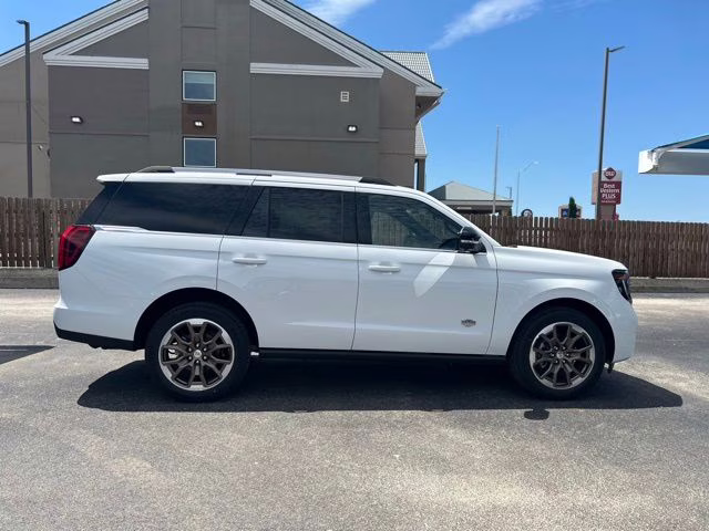 2026 Oxford White Ford Expedition King Ranch 4X4 SUV