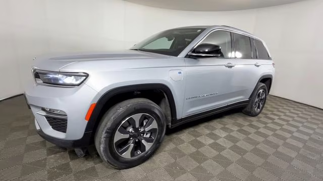 2022 Silver Zynith Jeep Grand Cherokee 4xe 4X4 SUV