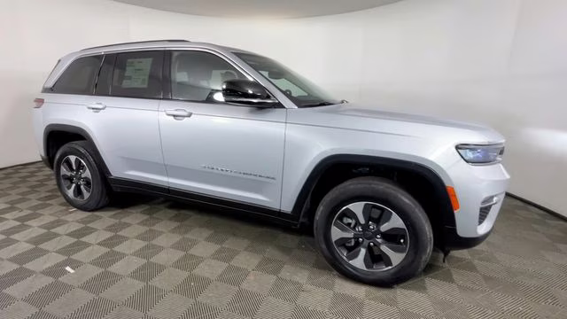 2022 Silver Zynith Jeep Grand Cherokee 4xe 4X4 SUV