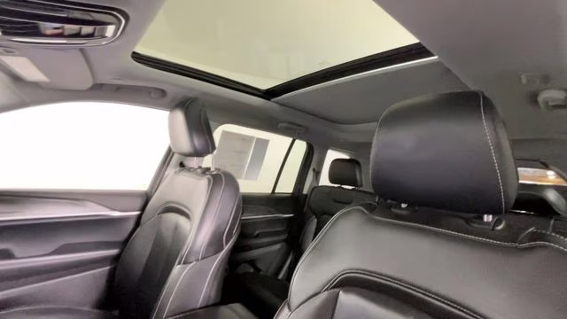 2022 Silver Zynith Jeep Grand Cherokee 4xe 4X4 SUV