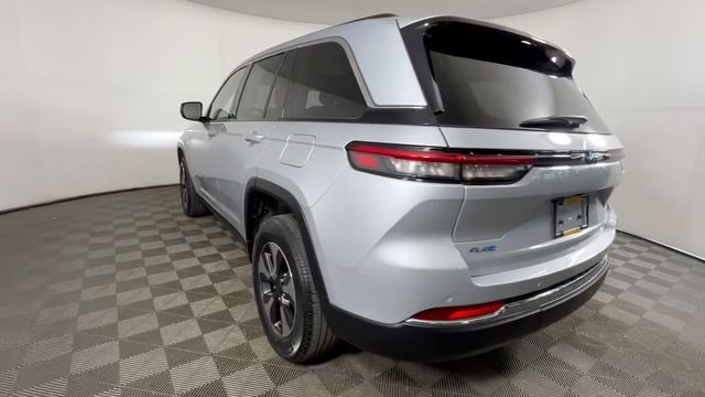 2022 Silver Zynith Jeep Grand Cherokee 4xe 4X4 SUV