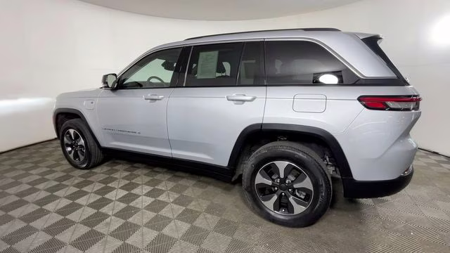 2022 Silver Zynith Jeep Grand Cherokee 4xe 4X4 SUV