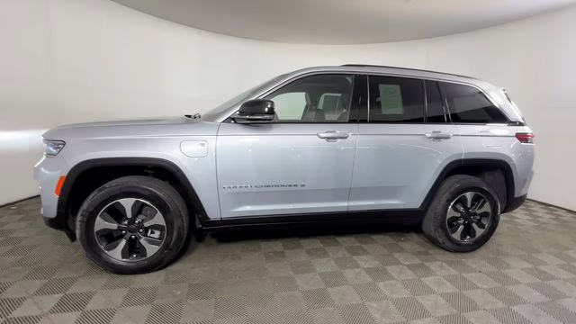 2022 Silver Zynith Jeep Grand Cherokee 4xe 4X4 SUV