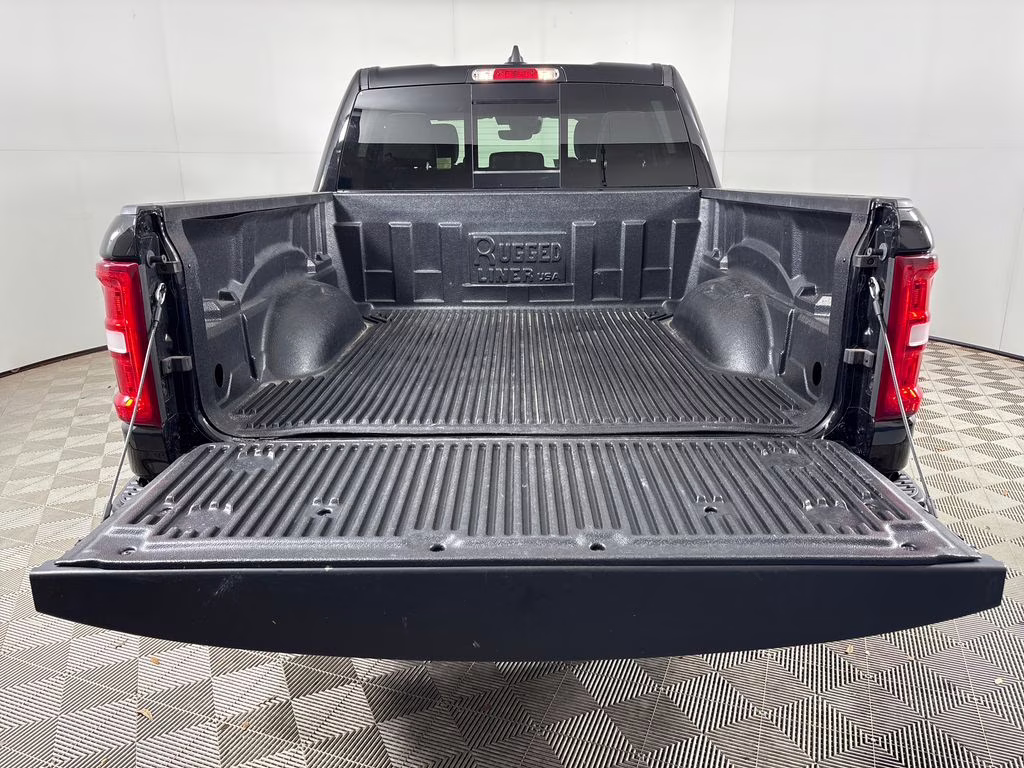 2026 Diamond Black Crystal Pearlcoat Ram 1500 Laramie 4X4 Truck
