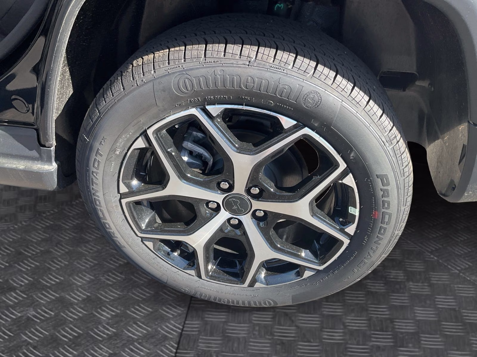 2026 Diamond Black Crystal Pearlcoat Jeep Compass Limited 4X4 SUV
