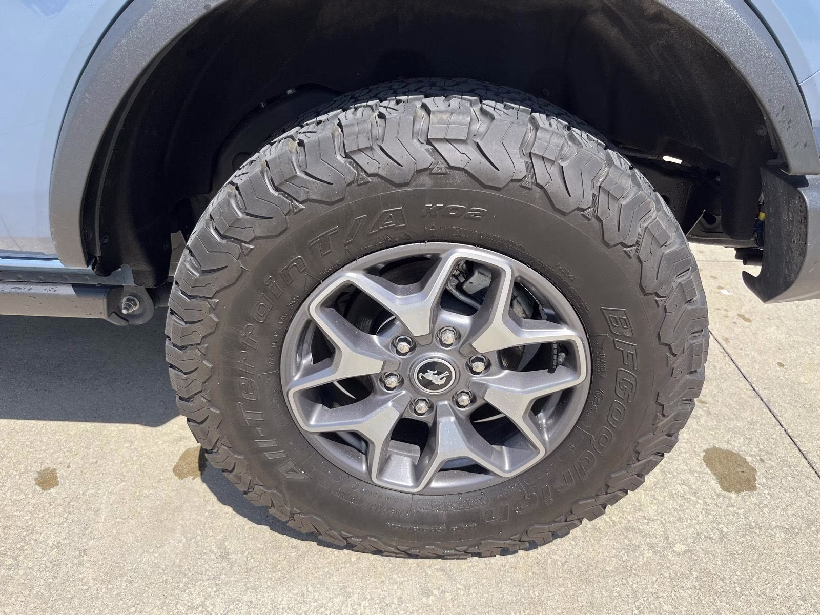 2025 Azure Gray Metallic Tri-Coat Ford Bronco Badlands 4X4 SUV