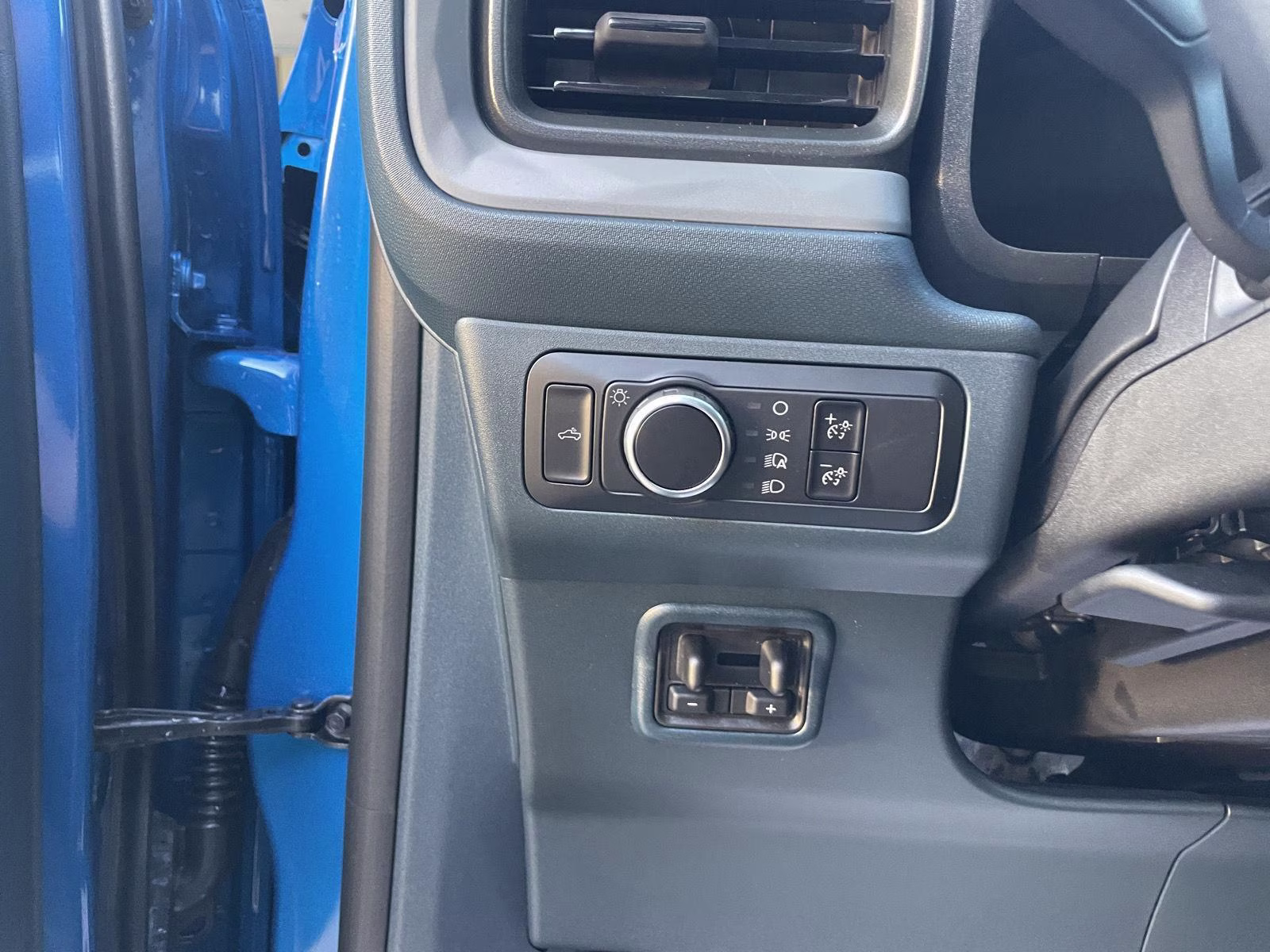 2026 BLUE Ford Maverick XL AWD Truck