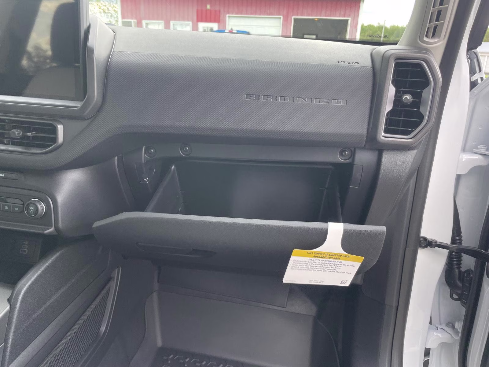 2026 Oxford White Ford Bronco Sport Badlands 4X4 SUV