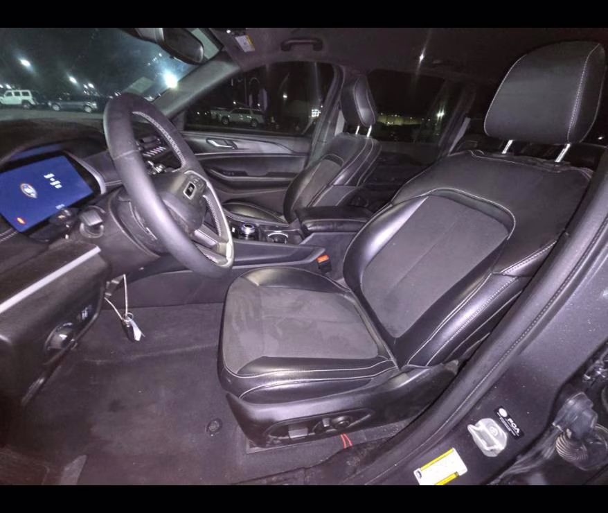 2023 Baltic Gray Metallic Clearcoat Jeep Grand Cherokee Altitude 4X4 SUV