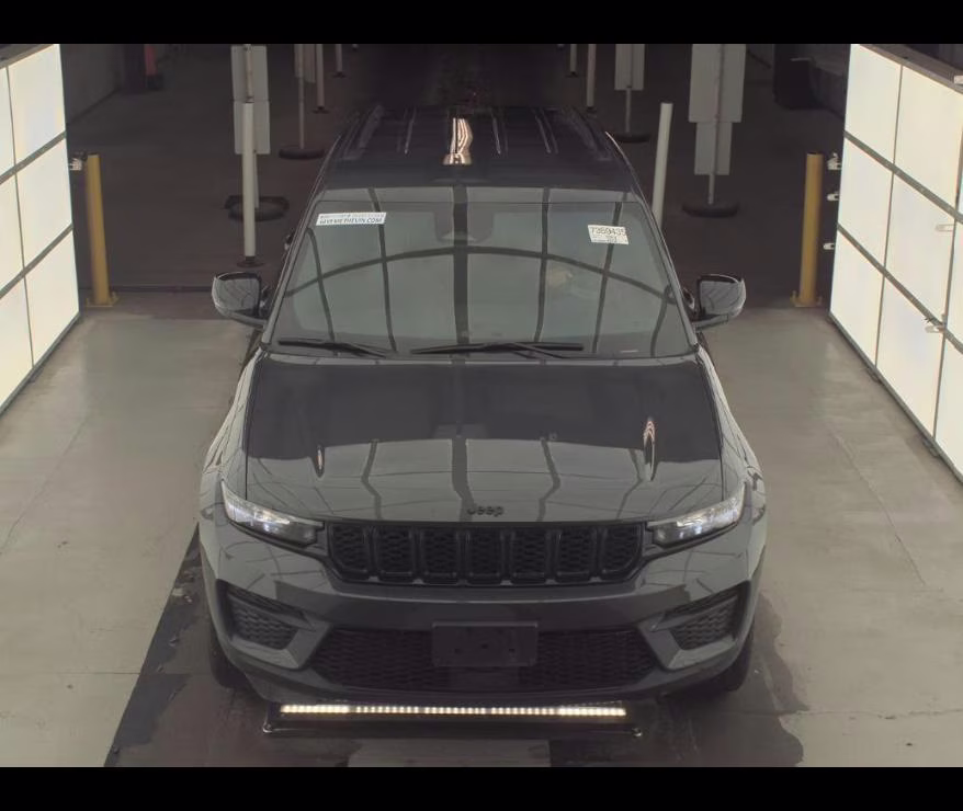 2023 Baltic Gray Metallic Clearcoat Jeep Grand Cherokee Altitude 4X4 SUV