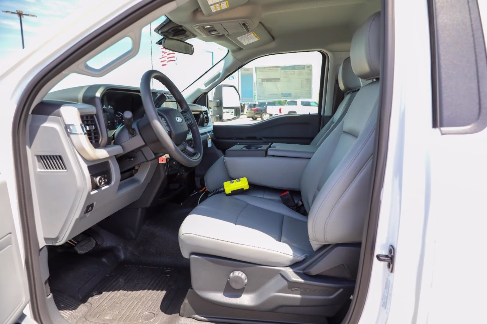 2026 Oxford White Ford Super Duty F-450 DRW XL 4X4 Truck
