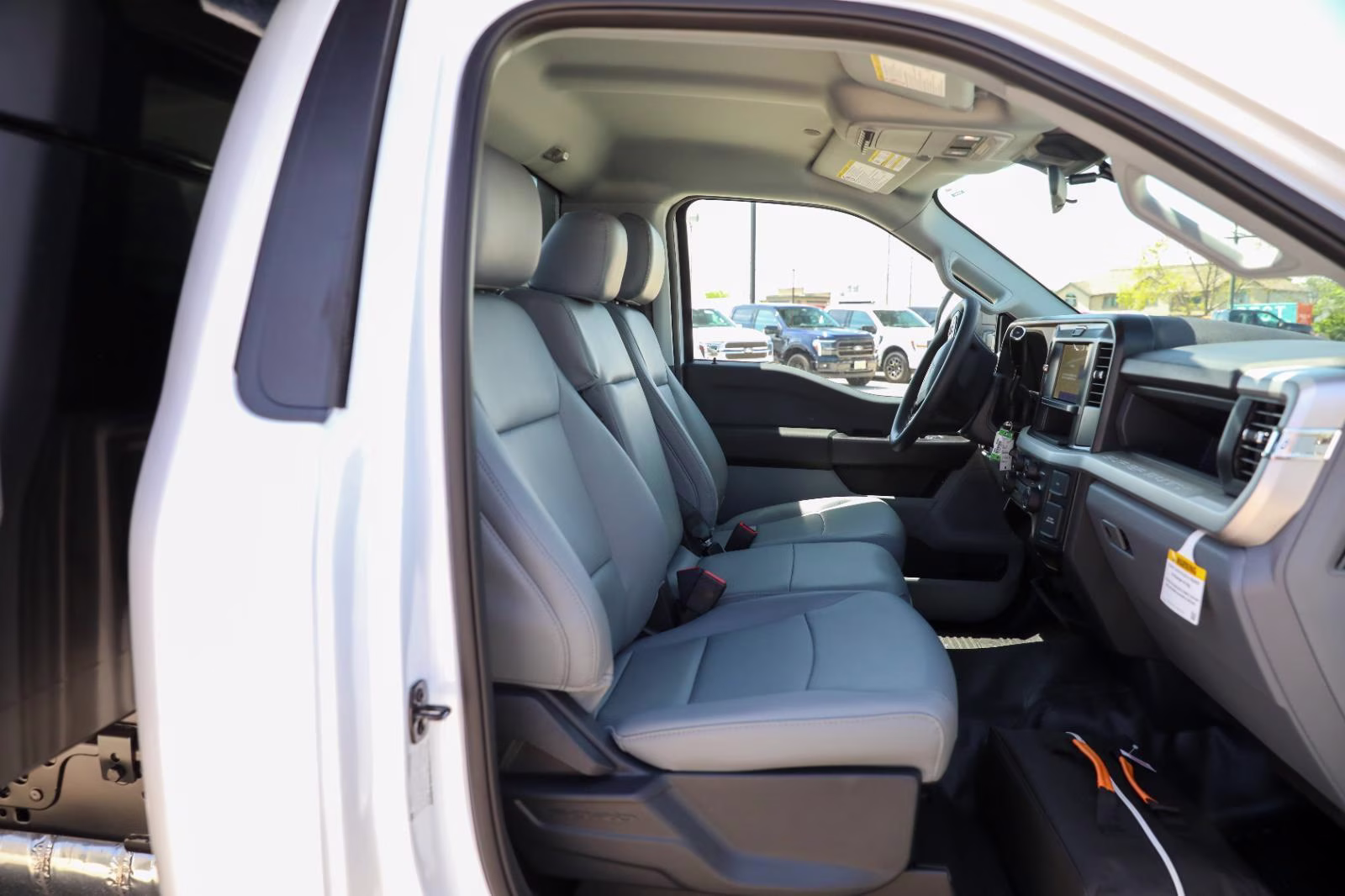 2026 Oxford White Ford Super Duty F-450 DRW XL 4X4 Truck