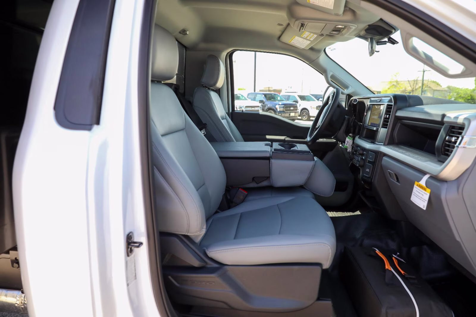 2026 Oxford White Ford Super Duty F-450 DRW XL 4X4 Truck