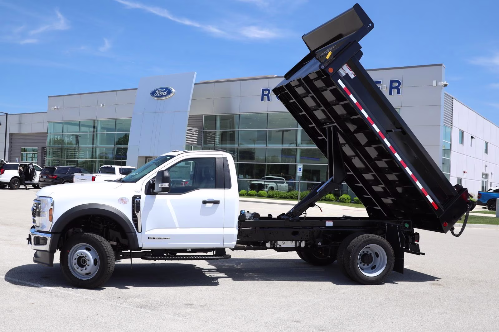 2026 Oxford White Ford Super Duty F-450 DRW XL 4X4 Truck