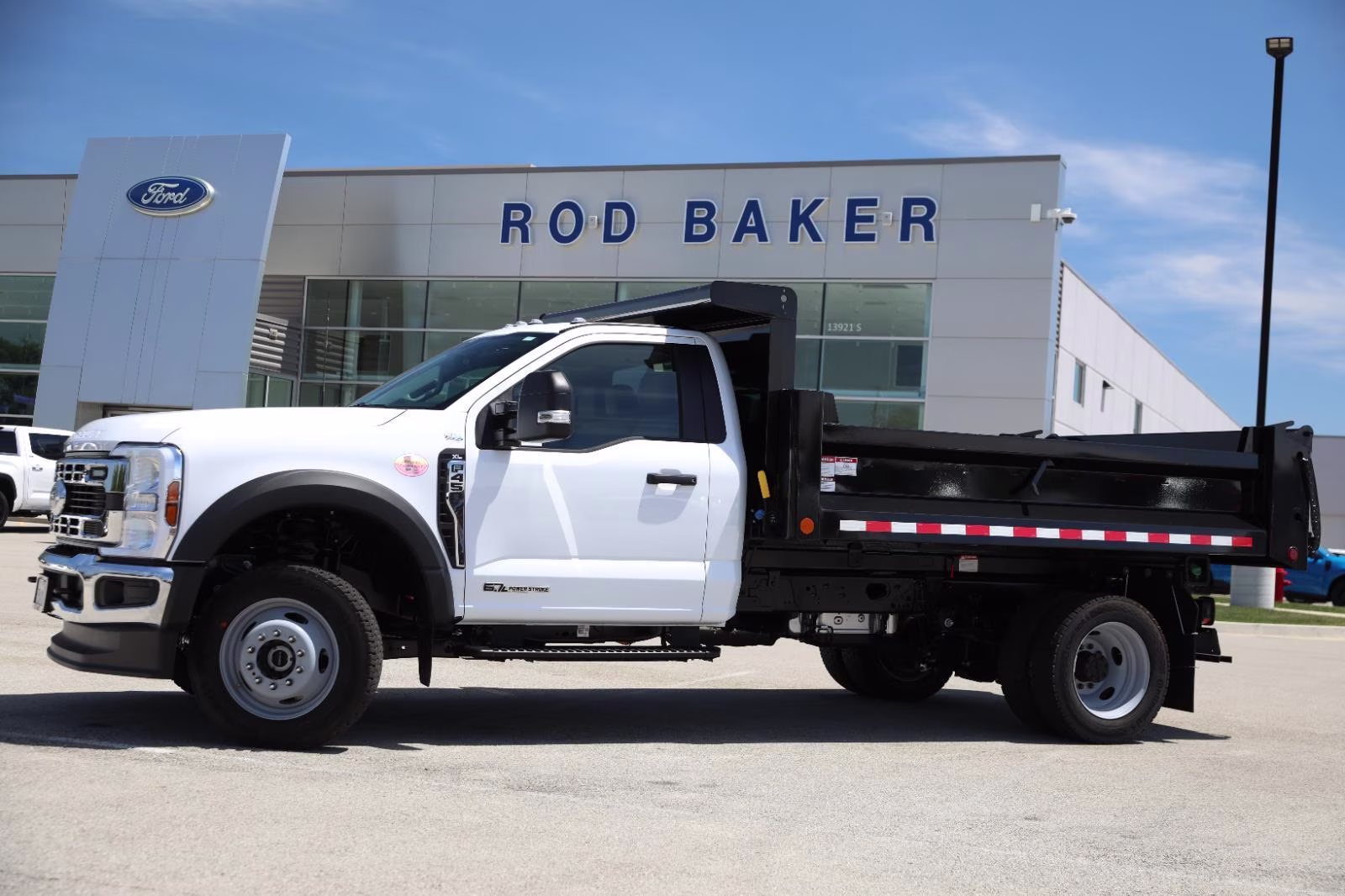 2026 Oxford White Ford Super Duty F-450 DRW XL 4X4 Truck