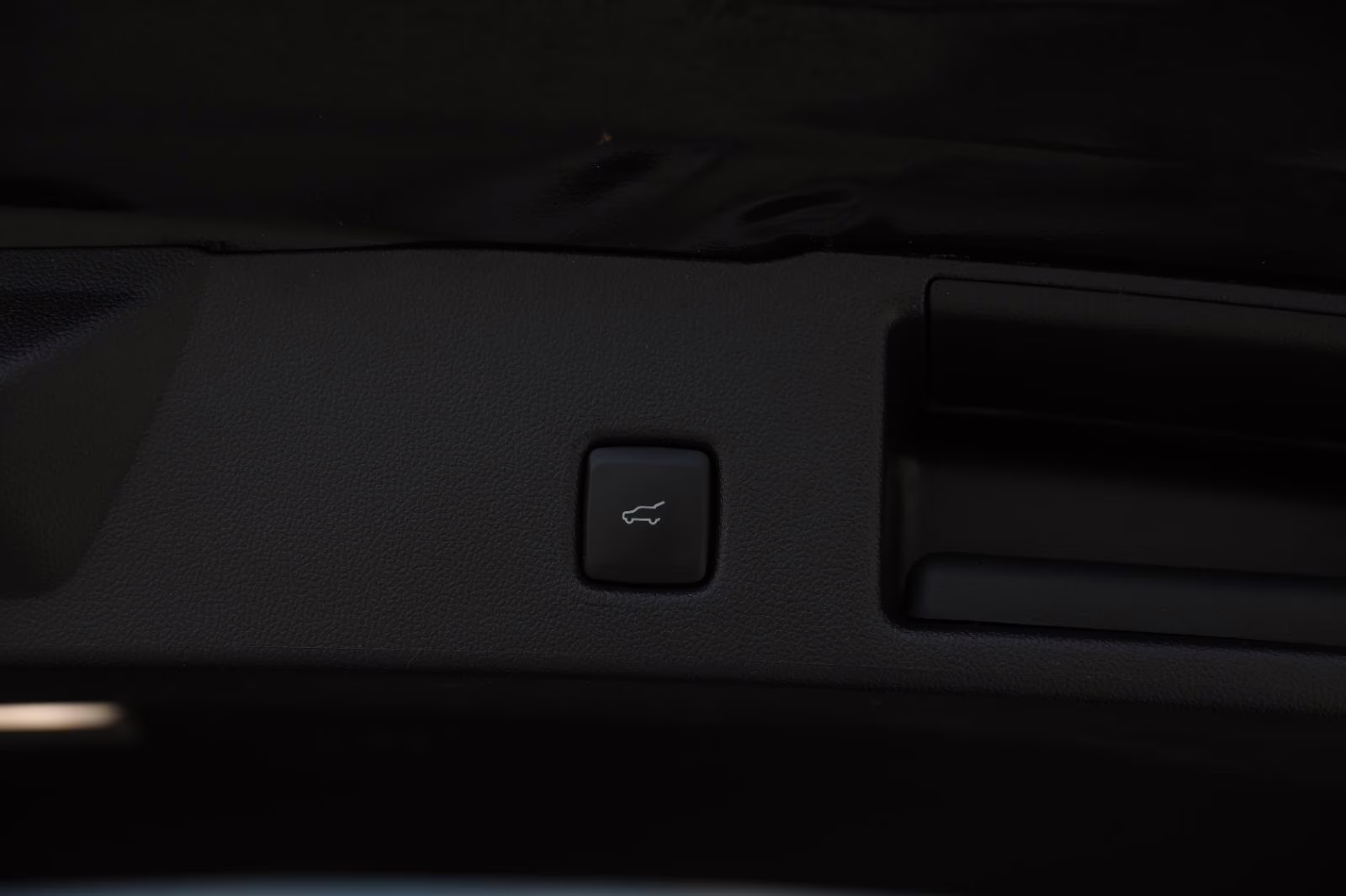 2021 Agate Black Metallic Ford Escape SE AWD SUV
