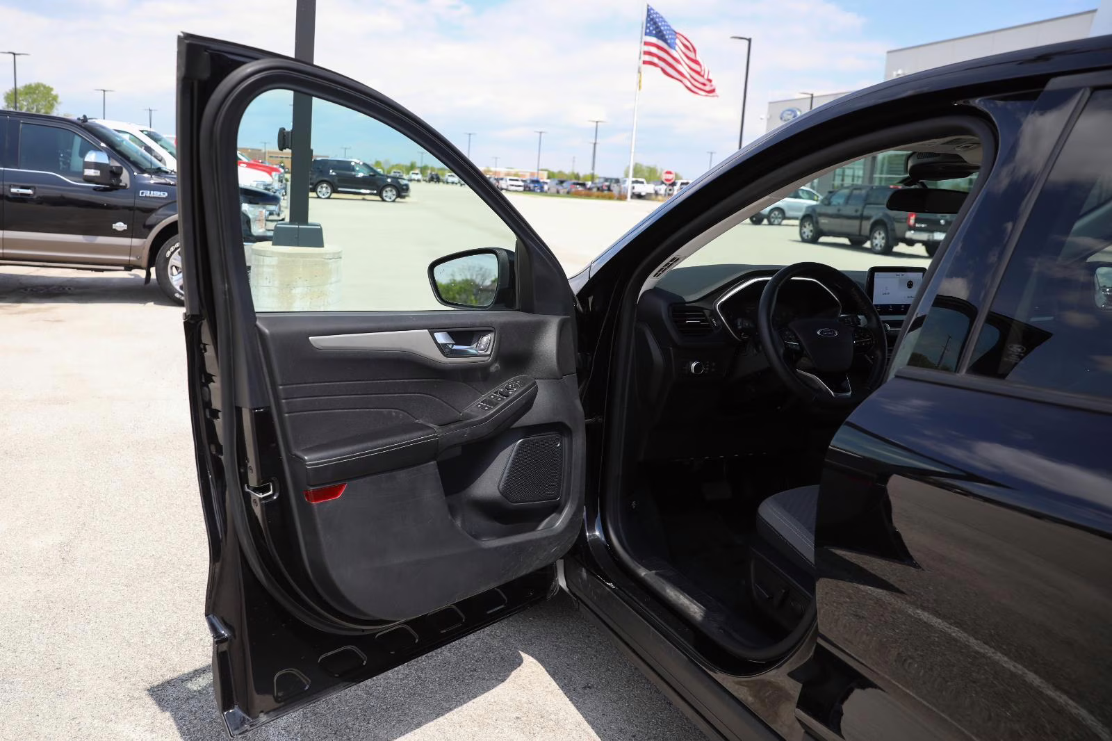 2021 Agate Black Metallic Ford Escape SE AWD SUV