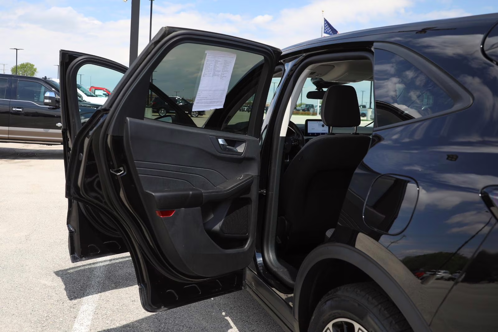 2021 Agate Black Metallic Ford Escape SE AWD SUV