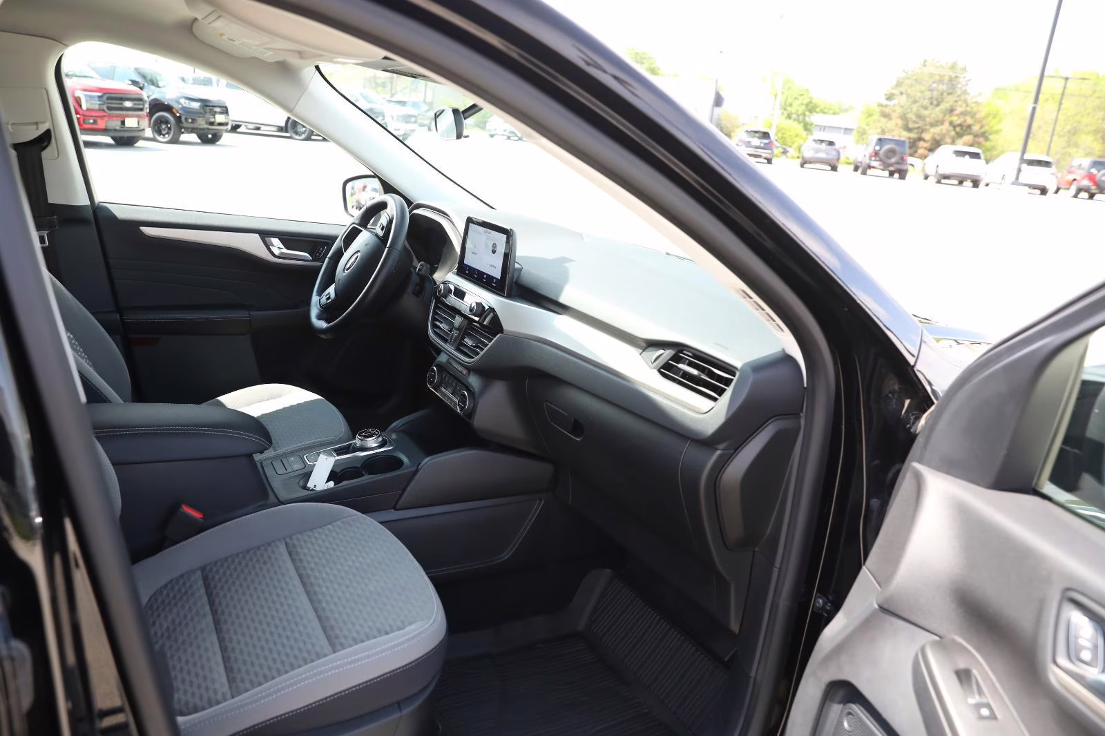 2021 Agate Black Metallic Ford Escape SE AWD SUV