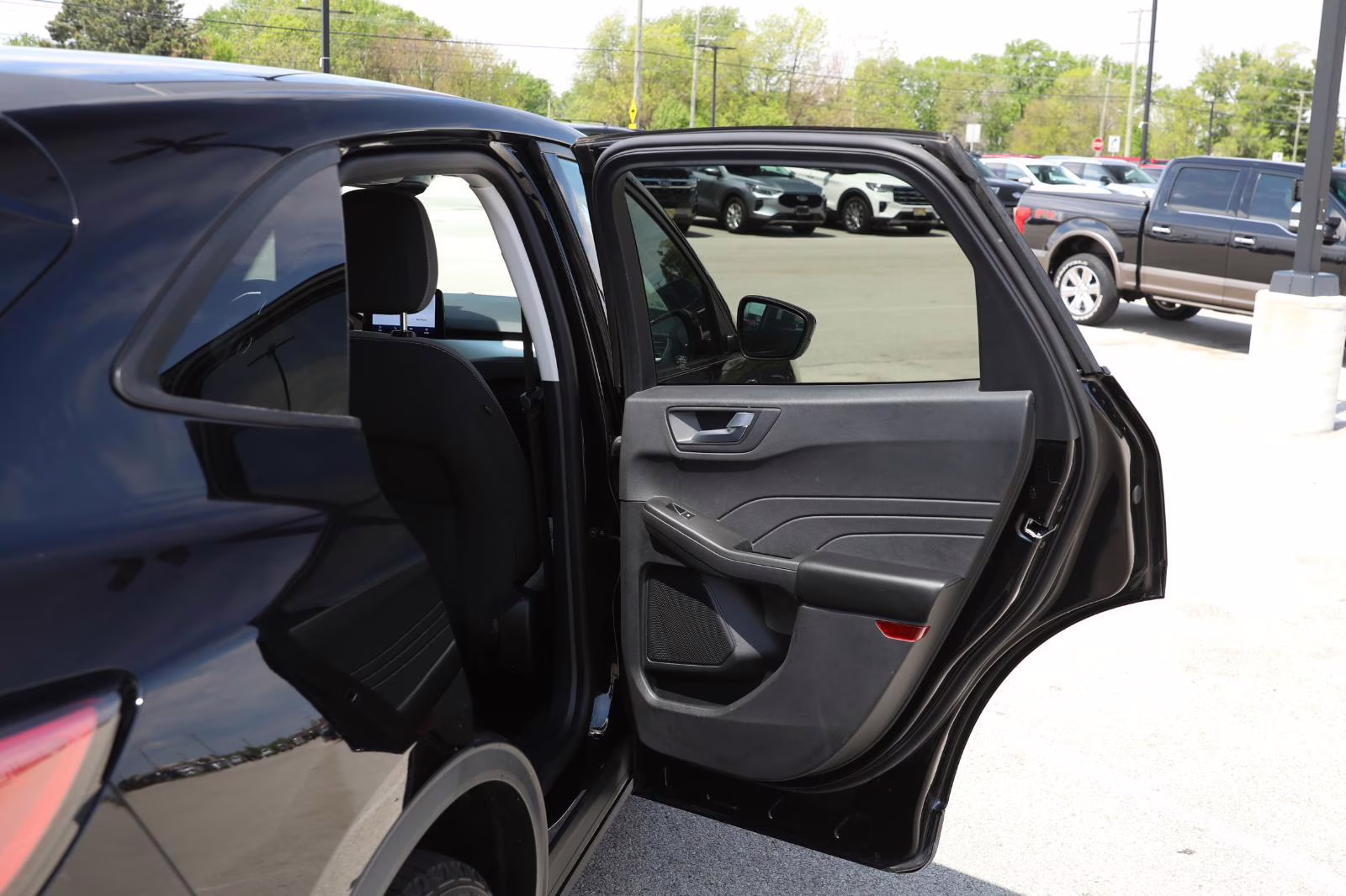 2021 Agate Black Metallic Ford Escape SE AWD SUV