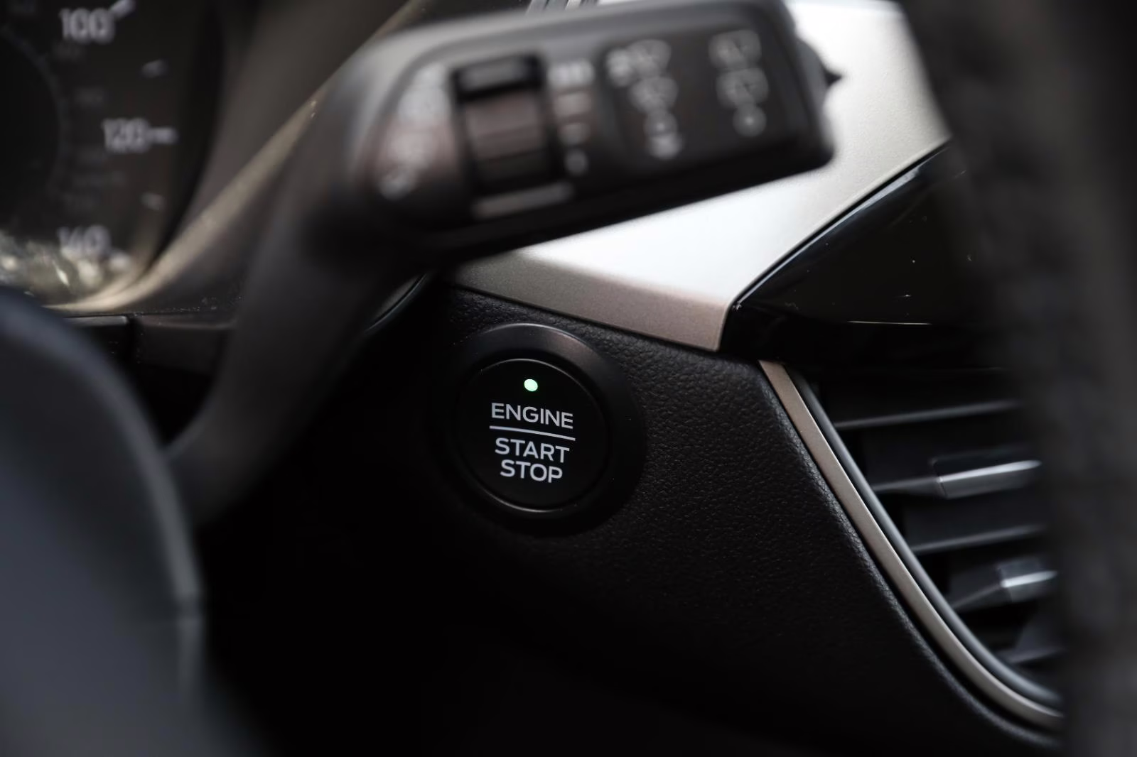 2021 Agate Black Metallic Ford Escape SE AWD SUV