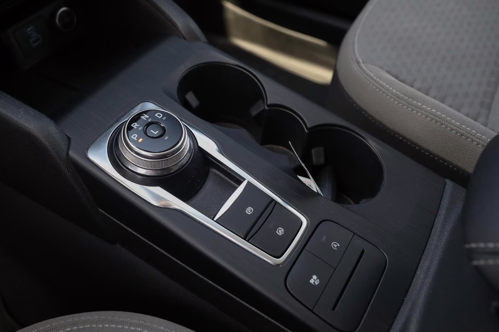 2021 Agate Black Metallic Ford Escape SE AWD SUV
