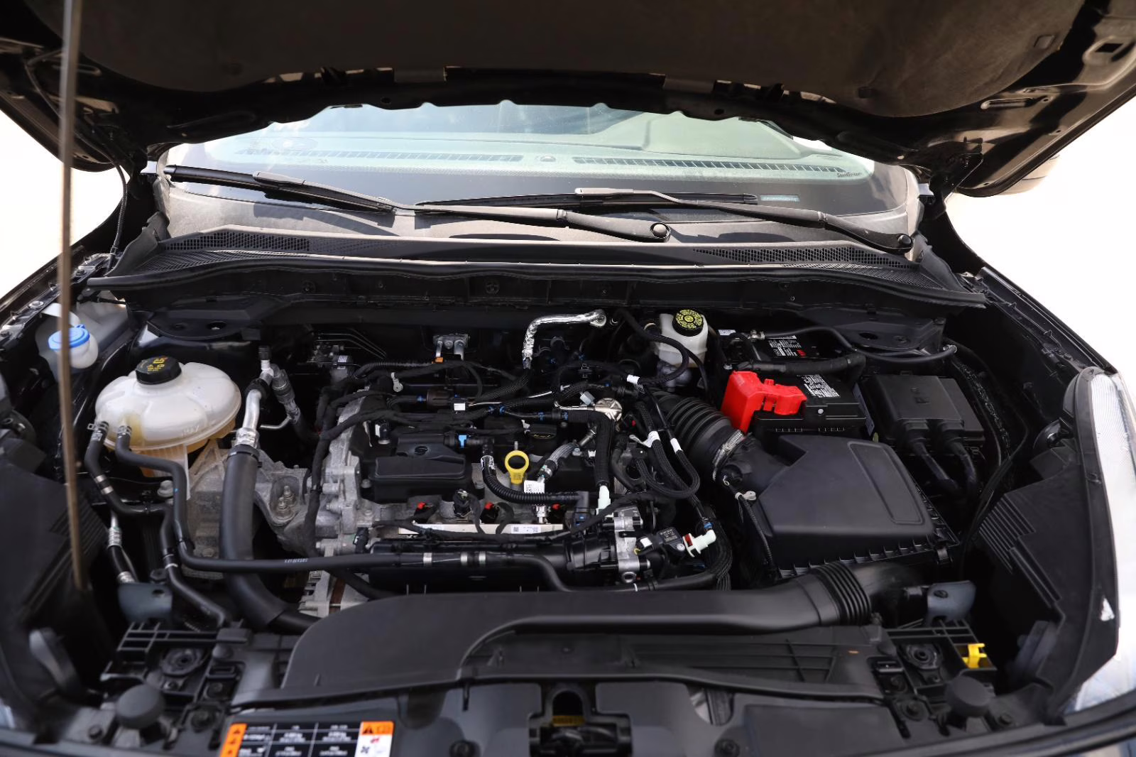 2021 Agate Black Metallic Ford Escape SE AWD SUV