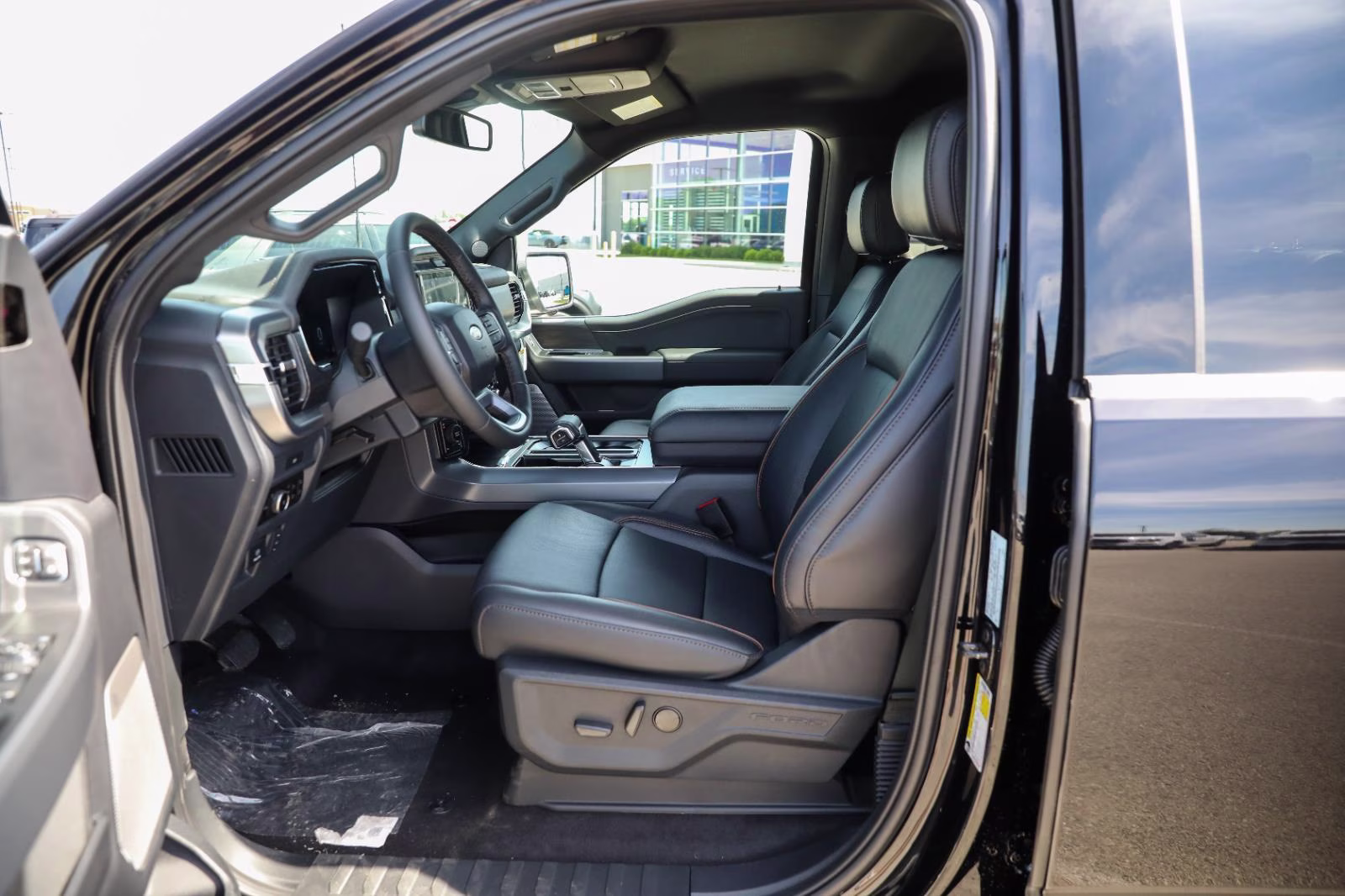 2026 Agate Black Metallic Ford F-150 LARIAT 4X4 Truck