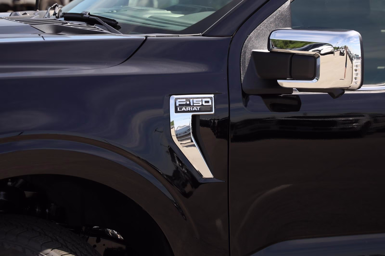 2026 Agate Black Metallic Ford F-150 LARIAT 4X4 Truck