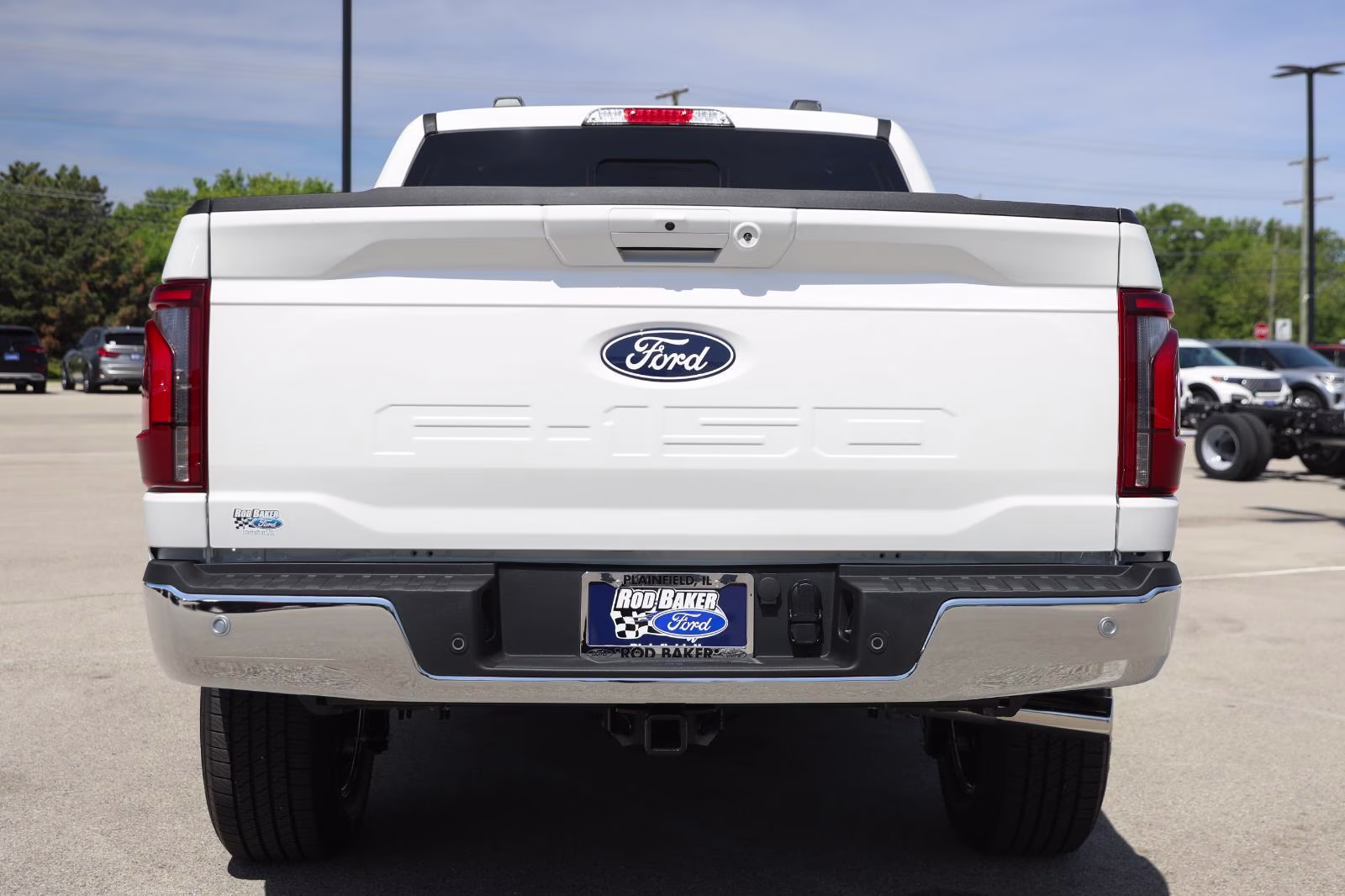 2026 Star White Metallic Tri-Coat Ford F-150 LARIAT 4X4 Truck