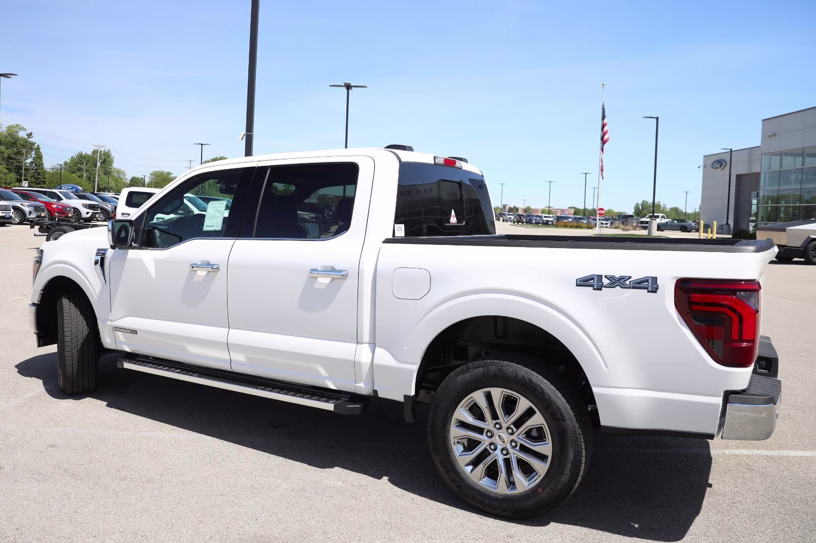 2026 Star White Metallic Tri-Coat Ford F-150 LARIAT 4X4 Truck