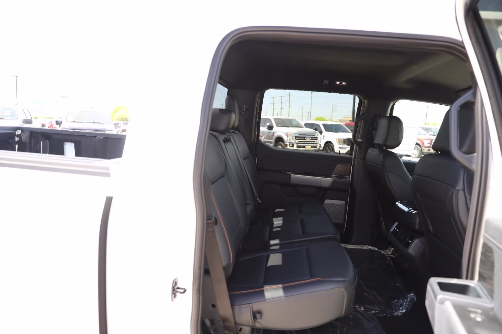 2026 Star White Metallic Tri-Coat Ford F-150 LARIAT 4X4 Truck