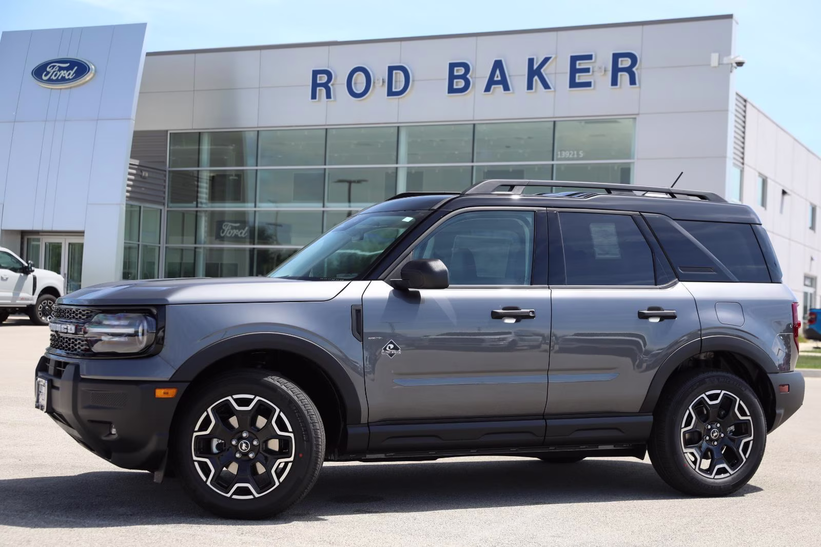 2026 Carbonized Gray Metallic Ford Bronco Sport Outer Banks 4X4 SUV