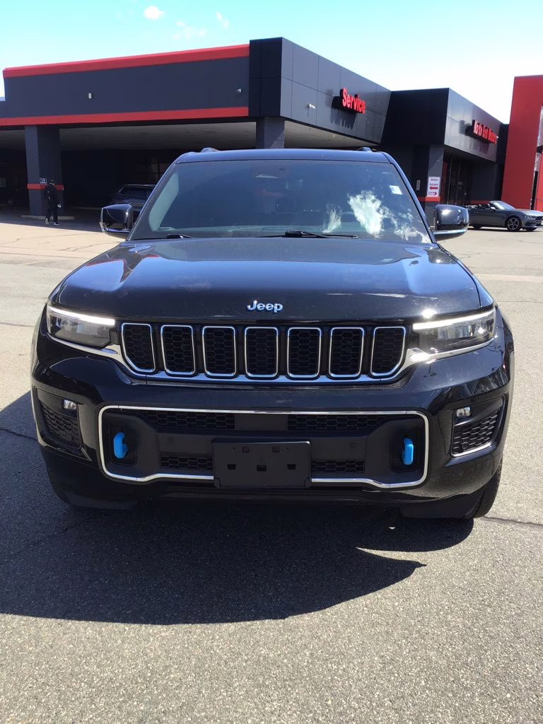 2023 Diamond Black Crystal Pearlcoat Jeep Grand Cherokee Overland 4xe 4X4 SUV