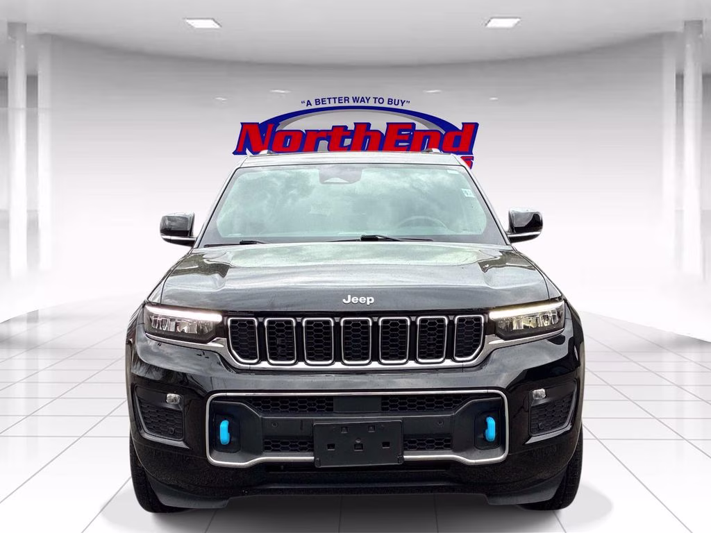 2023 Diamond Black Crystal Pearlcoat Jeep Grand Cherokee Overland 4xe 4X4 SUV