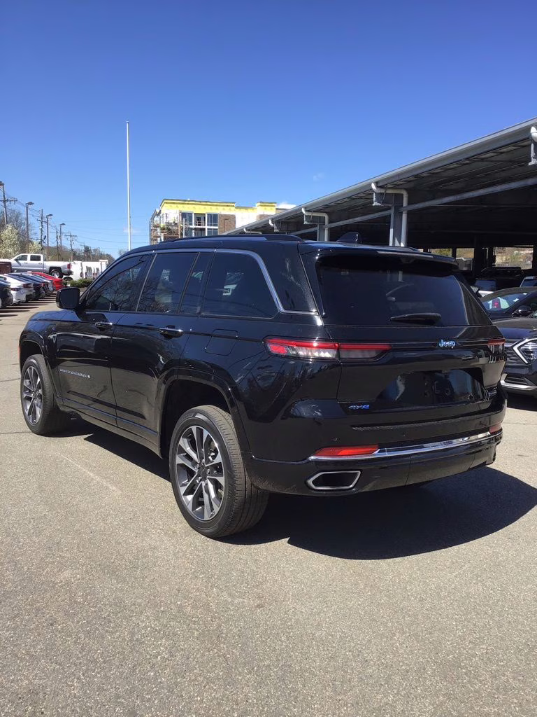 2023 Diamond Black Crystal Pearlcoat Jeep Grand Cherokee Overland 4xe 4X4 SUV