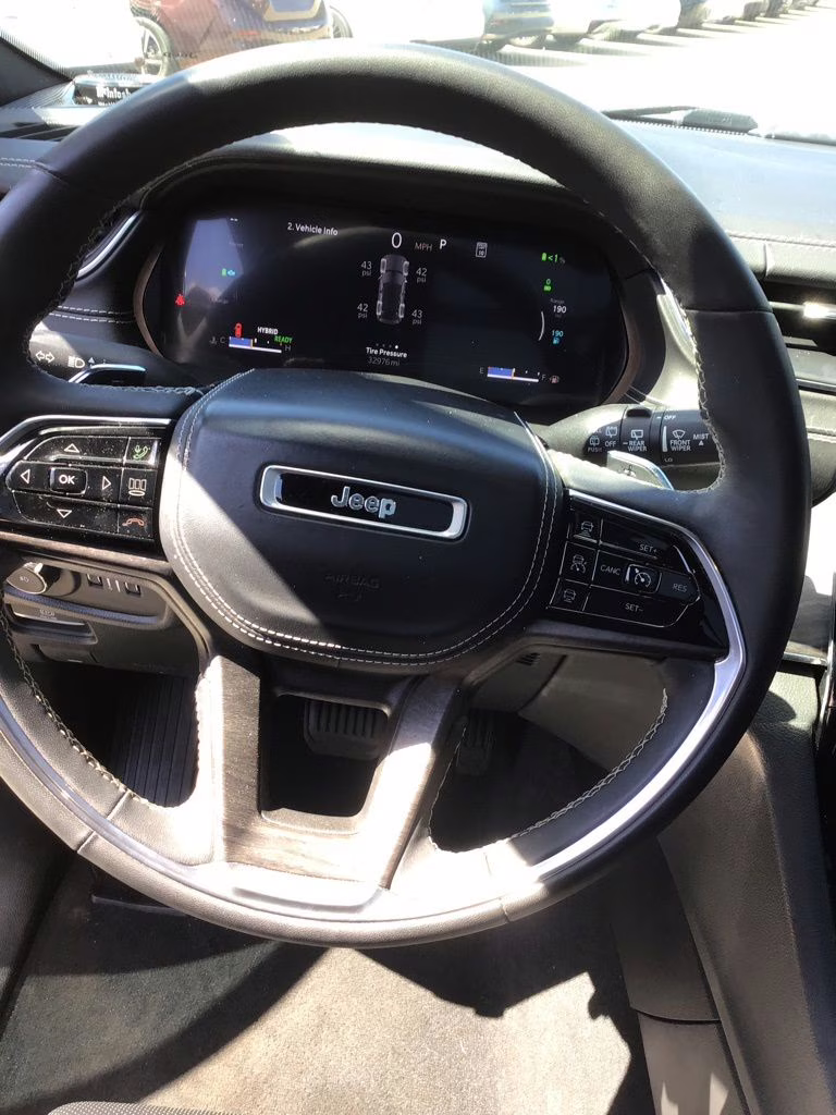 2023 Diamond Black Crystal Pearlcoat Jeep Grand Cherokee Overland 4xe 4X4 SUV