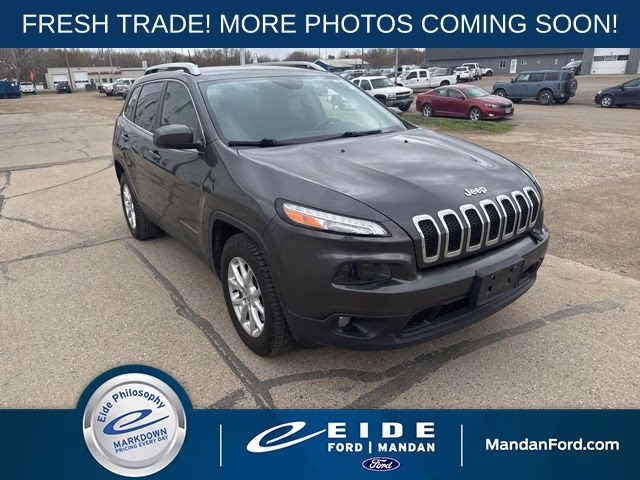 2016 Granite Crystal Metallic Clearcoat Jeep Cherokee Latitude 4X4 SUV