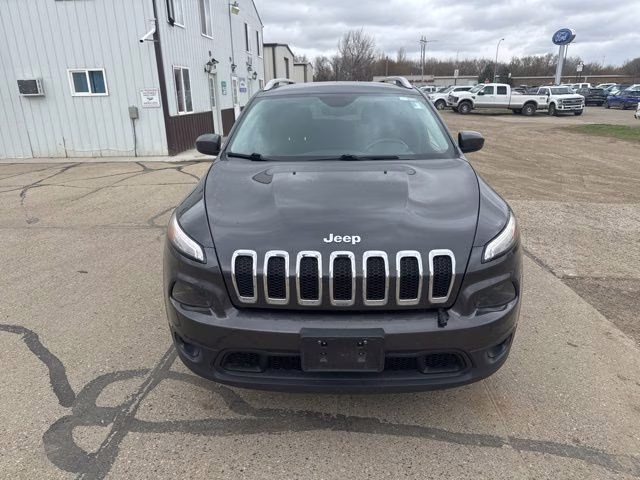 2016 Granite Crystal Metallic Clearcoat Jeep Cherokee Latitude 4X4 SUV