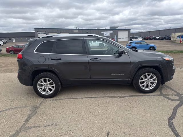 2016 Granite Crystal Metallic Clearcoat Jeep Cherokee Latitude 4X4 SUV