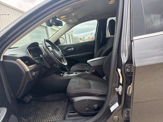 2016 Granite Crystal Metallic Clearcoat Jeep Cherokee Latitude 4X4 SUV