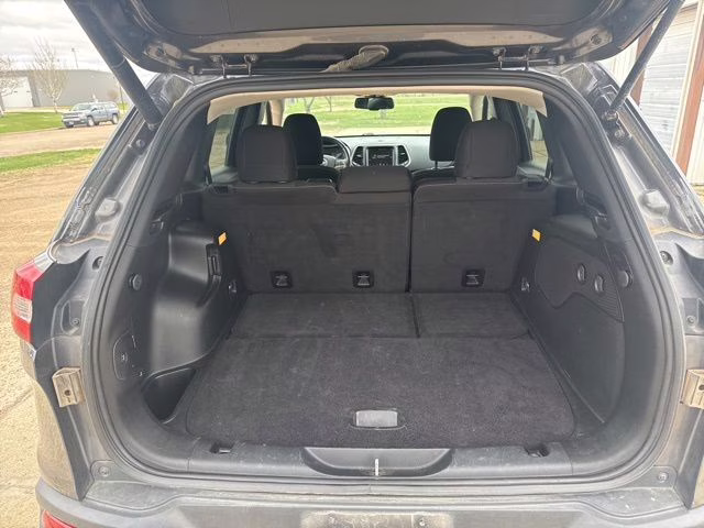 2016 Granite Crystal Metallic Clearcoat Jeep Cherokee Latitude 4X4 SUV