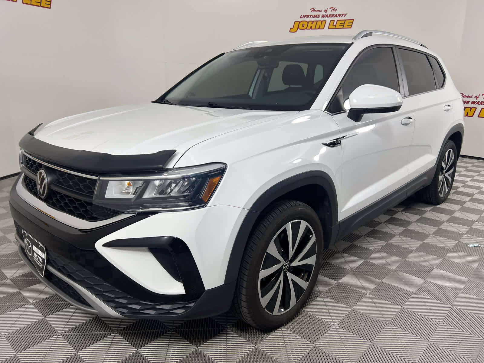 2022 Pure White Volkswagen Taos SE FWD